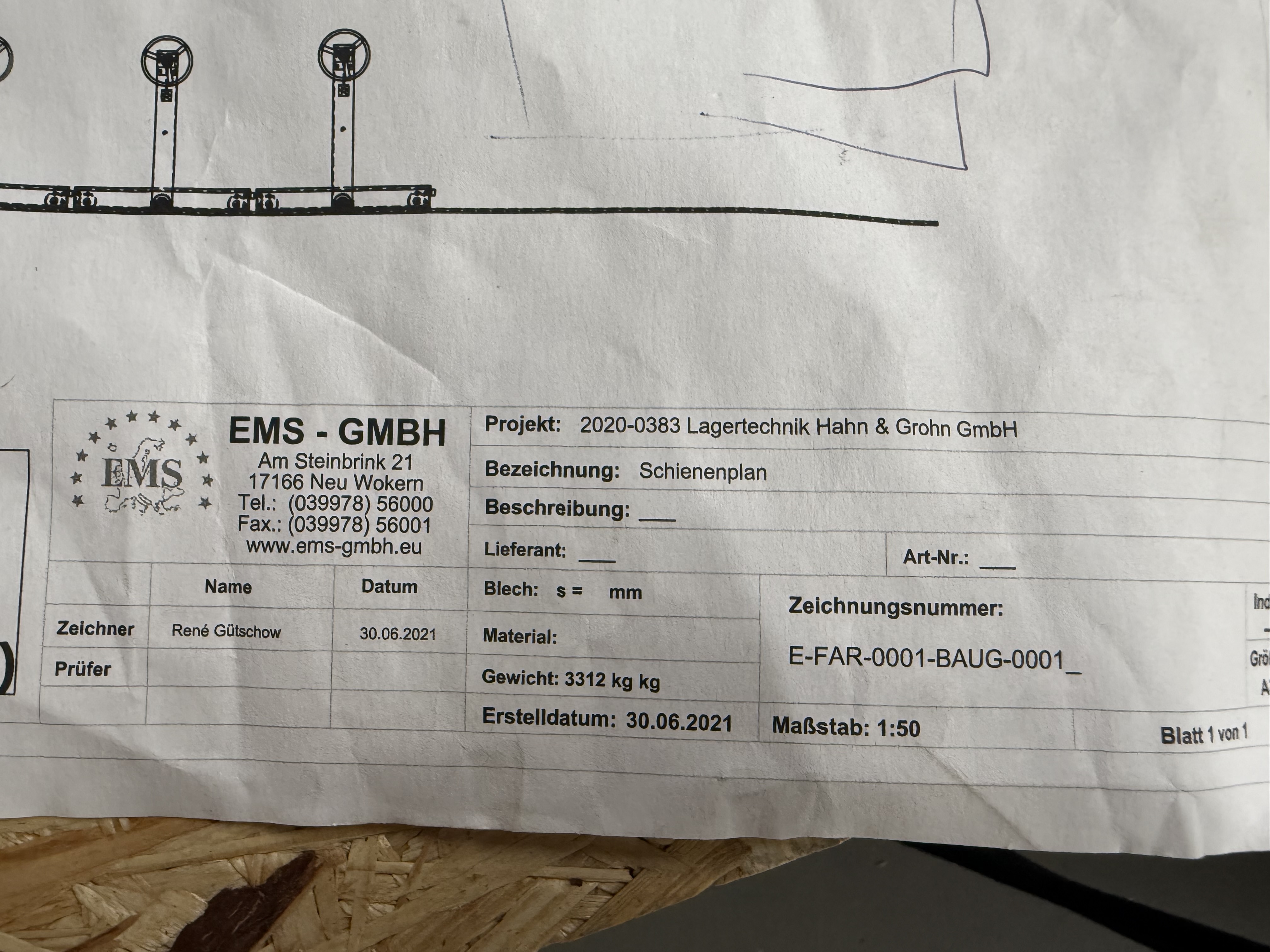 Verfahrbare Kragarmregalanlage / Langgutlager EMS mit Schienenführung